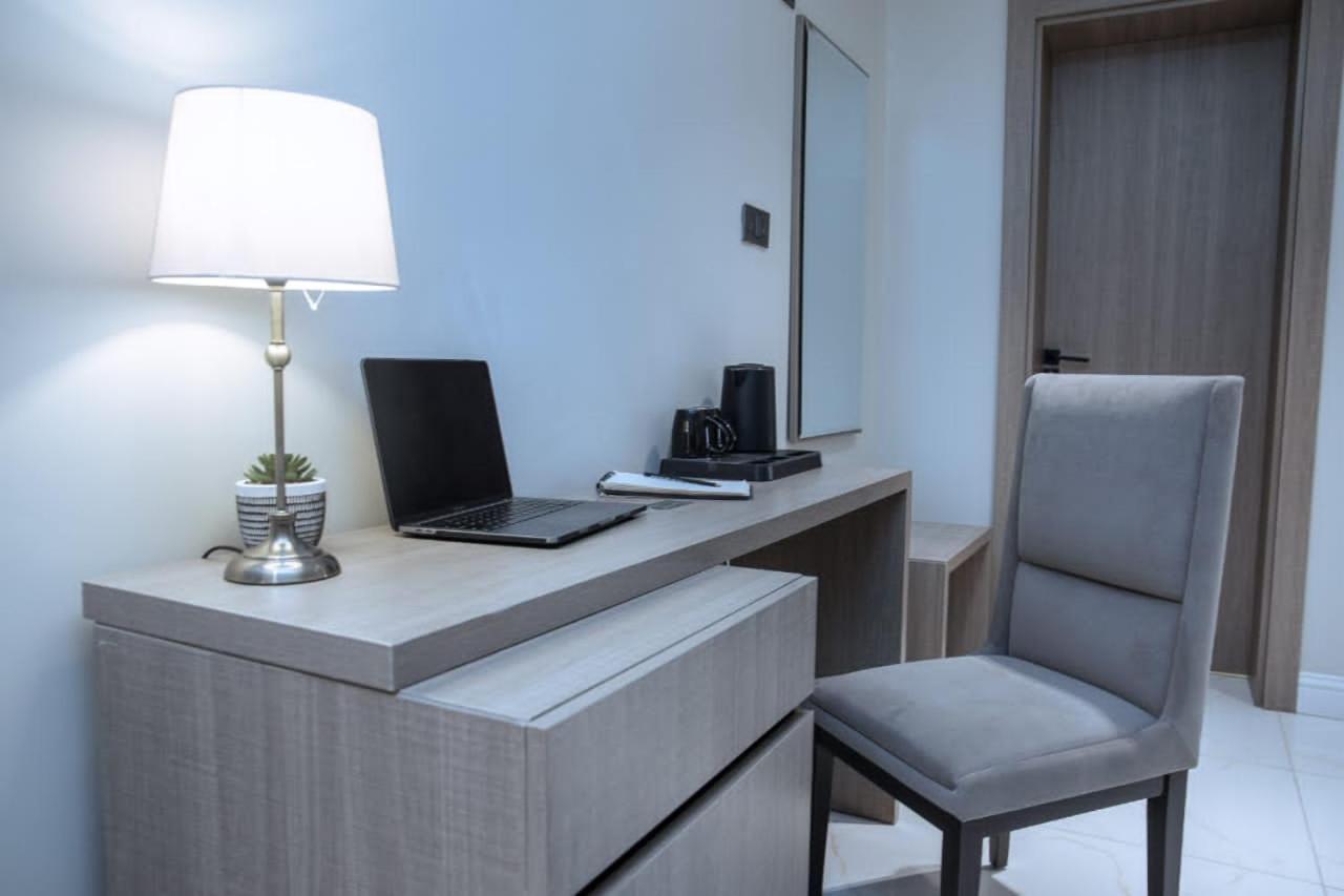 Knightsbridge Hotel & Suites Αμπούζα Εξωτερικό φωτογραφία